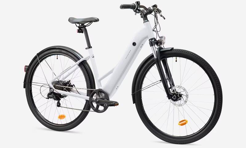 découvrez comment choisir le vélo électrique tout terrain idéal en fonction de vos besoins, performances et budget pour des aventures off-road réussies.