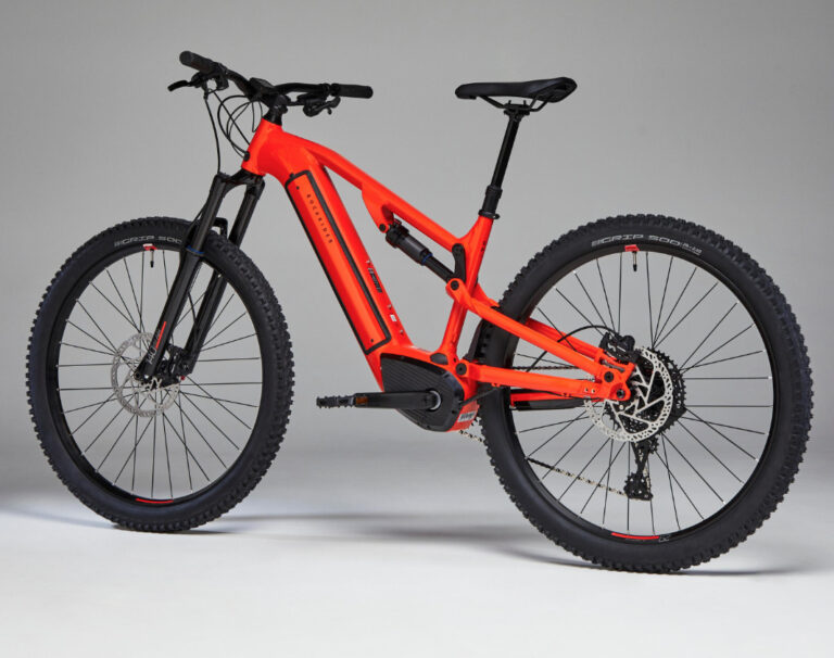 découvrez notre guide complet pour bien choisir votre vtt électrique : conseils, critères essentiels et meilleures recommandations pour profiter pleinement de vos aventures tout-terrain.