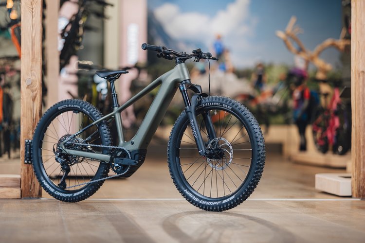 découvrez le meilleur vtt électrique cube stereo hybrid 140 hpc 2026, alliant performance, puissance et confort pour des aventures tout-terrain inoubliables.