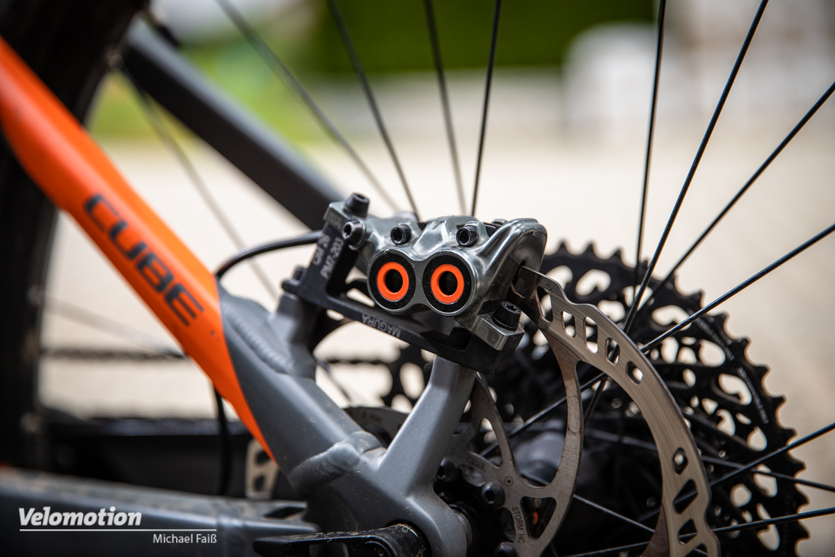 découvrez notre test complet et notre avis détaillé sur le vtt électrique cube stereo hybrid 140 hpc, un modèle performant idéal pour les amateurs de sensations tout-terrain.