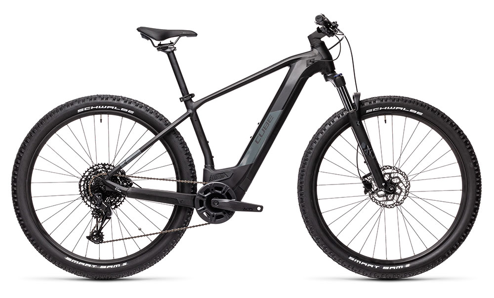 découvrez le test complet du vtt électrique cube reaction hybrid avec une batterie de 500 wh, alliant puissance, autonomie et performance pour des aventures tout-terrain inoubliables.