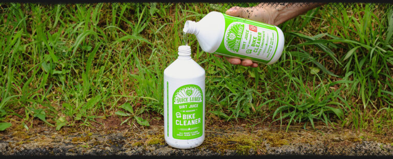 découvrez comment utiliser efficacement le nettoyant vélo juice lubes pour un vélo propre et performant. suivez nos astuces pour un nettoyage optimal.