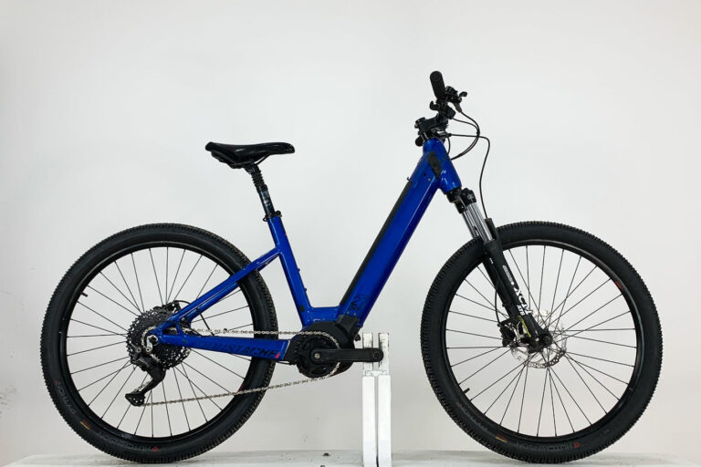 découvrez le vélo électrique moustache open 500 wh alliant performances optimales et grande autonomie, idéal pour vos déplacements urbains et balades.
