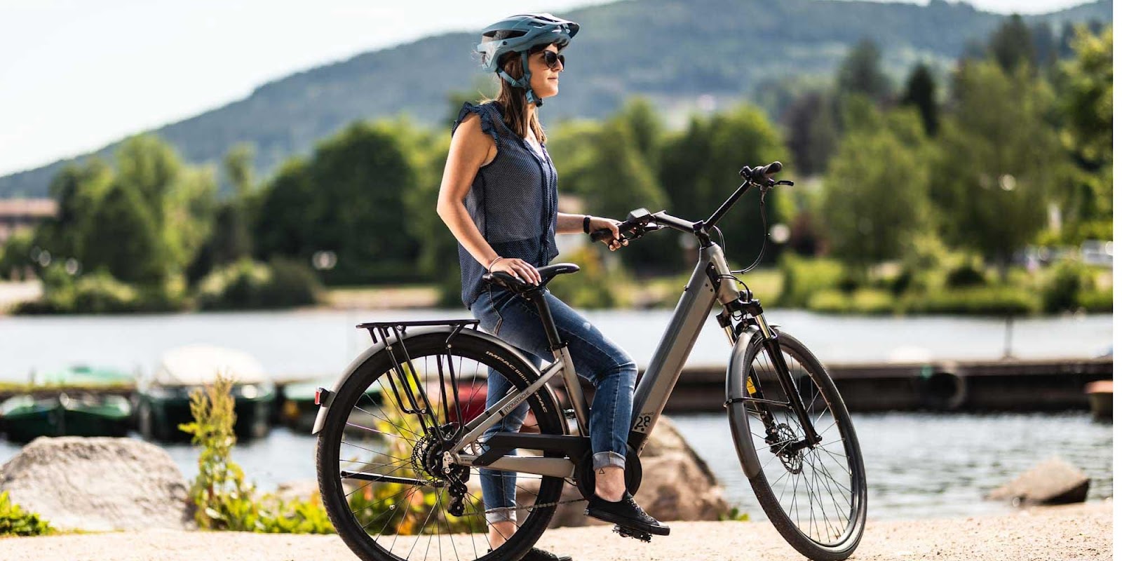 découvrez le vélo électrique moustache samedi 28 2 open 400wh : ses caractéristiques techniques, son autonomie et les avantages pour une expérience de conduite agréable et performante.