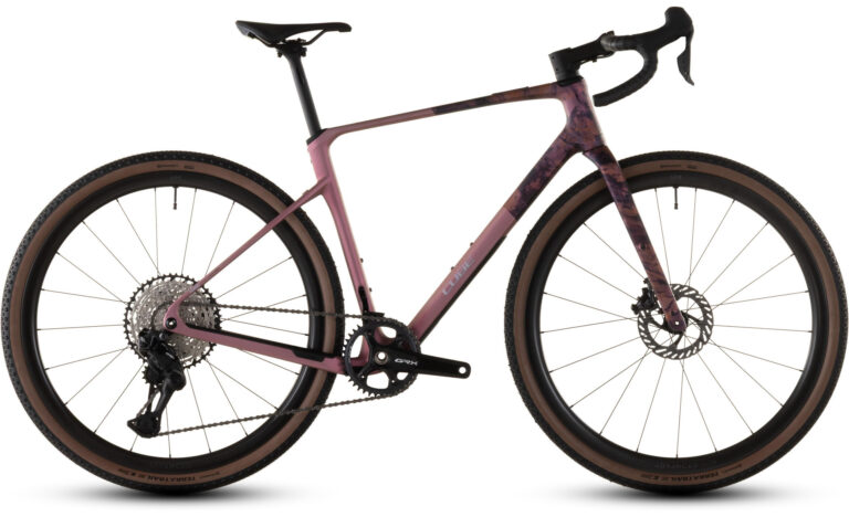 découvrez le vélo gravel cube nuroad c62 pro, un modèle performant alliant légèreté et robustesse pour des aventures tout-terrain et sur route inégalées.