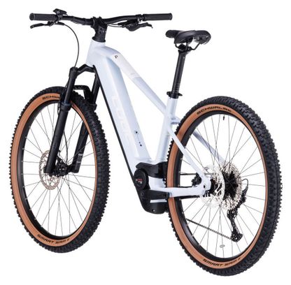 découvrez le vtt électrique cube reaction hybrid avec batterie 500 wh, alliant puissance et performance pour des aventures tout-terrain inégalées.