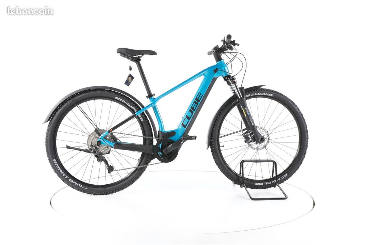 découvrez le vtt électrique cube reaction hybrid 625 wh, alliant puissance, autonomie et performance pour des aventures tout-terrain inoubliables.
