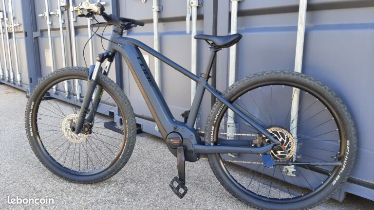 découvrez le vtt électrique cube reaction hybrid 625 wh, alliant performance, autonomie et confort pour vos aventures tout-terrain.