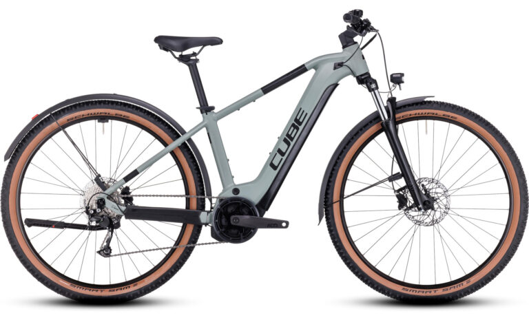 découvrez le vtt électrique cube reaction hybrid 625 wh alliant performance et grande autonomie pour des aventures tout-terrain inégalées.