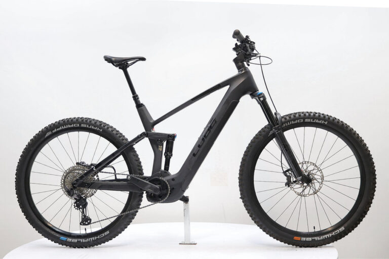 découvrez le vtt électrique cube stereo hybrid 140 hpc slx 750 édition 2026 : puissance, confort et technologie avancée pour des aventures tout-terrain inoubliables.