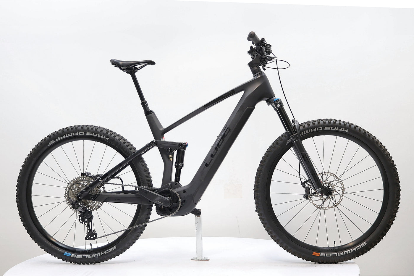 découvrez le vtt électrique cube stereo hybrid 140 hpc slx 750 édition 2026 : puissance, confort et technologie avancée pour des aventures tout-terrain inoubliables.