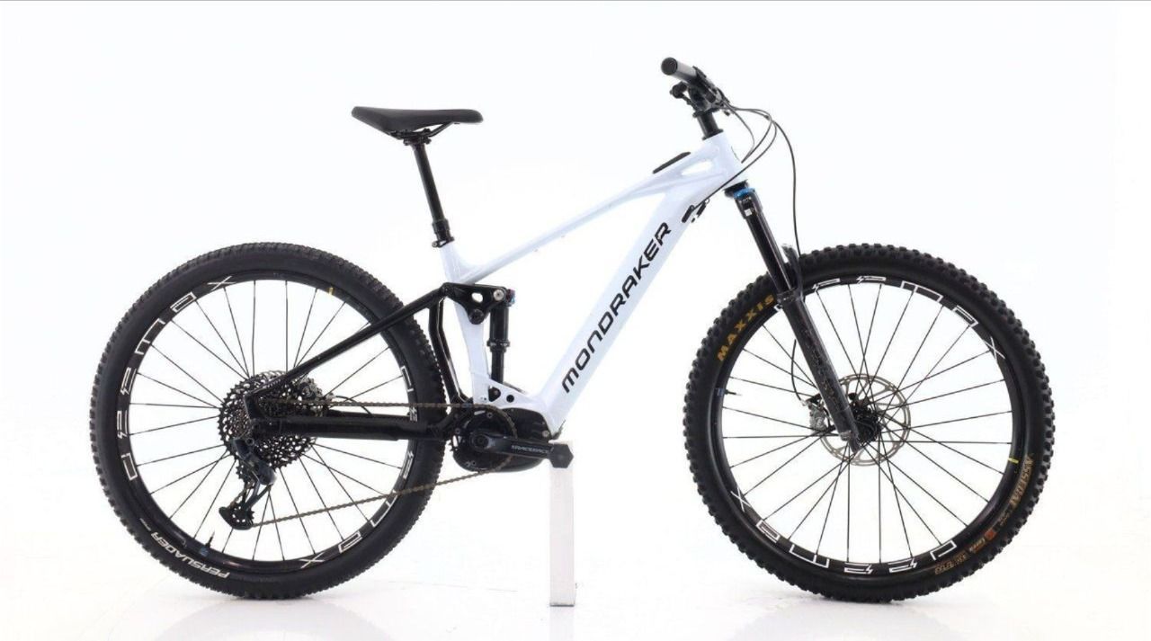 découvrez le vtt électrique mondraker chaser 29, un vélo tout-terrain performant alliant puissance et confort pour des aventures inoubliables.