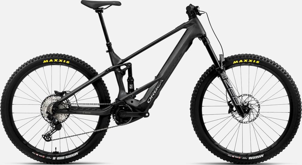 découvrez le vtt électrique mondraker chaser, conçu pour les passionnés de sensations fortes. alliez performance, technologie et confort pour des aventures tout-terrain inoubliables.