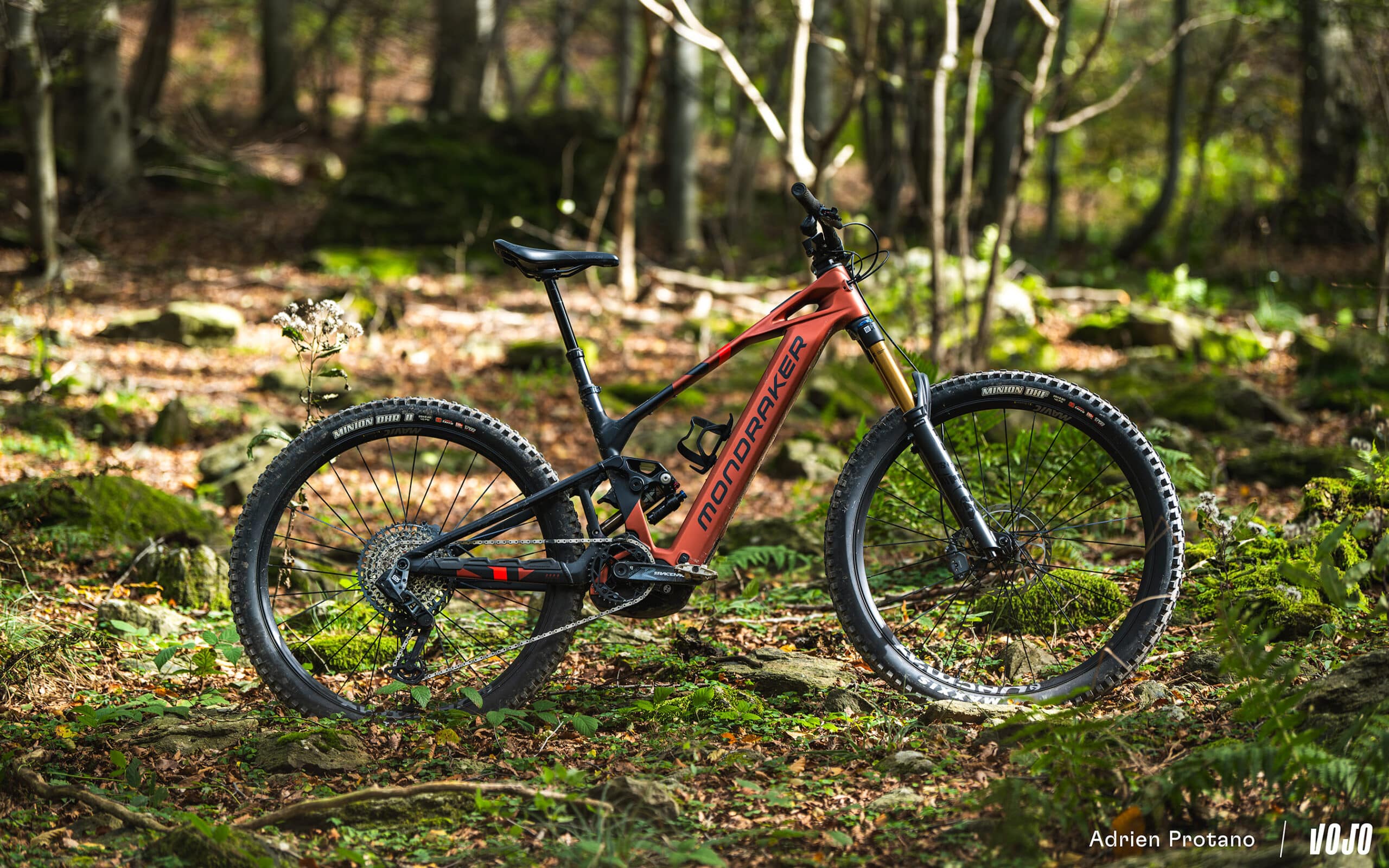 découvrez le vtt électrique mondraker crafty se, alliant performances exceptionnelles et innovations technologiques pour une expérience de ride inégalée.